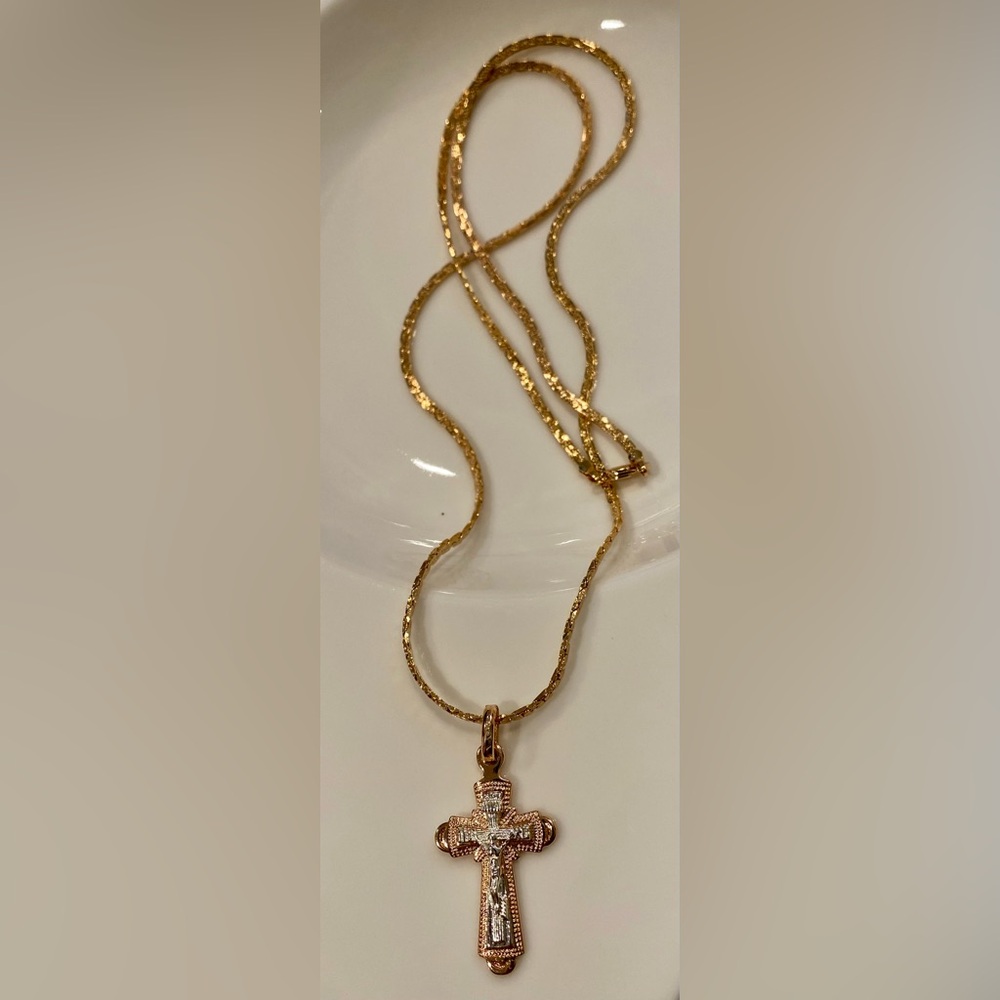 Gold plated 18k Cross Pendant Necklace 26” - Picture 4 of 17